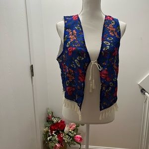 Vest blue with pink flowers